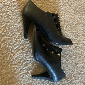 Vintage victorian style black leather booties 8.5